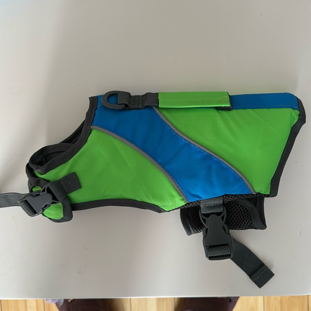 Dog life vest